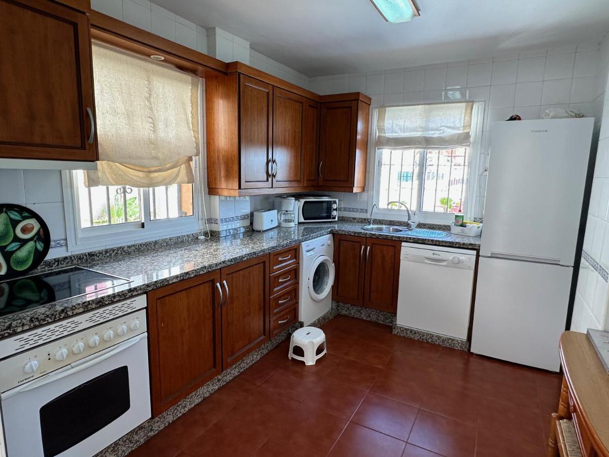 Spacious Family Villa Aljamar 8A 네르하 외부 사진